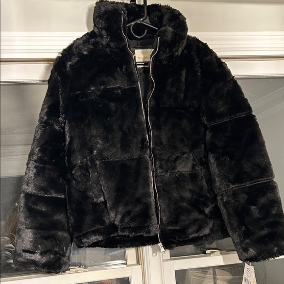 NWT- Madden Girl Black and Gold Label Jacket Faux Fur - Picture 6 of 6